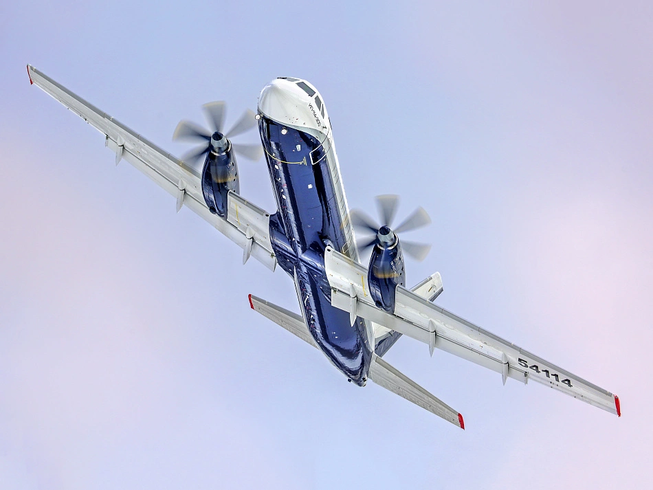 Турбовинтовой Ил‑114‑300 готовится к завершению сертификационных испытаний и должен заменить устаревшие Ан‑24 и Як‑40 на региональных линиях Сибири и Дальнего Востока, однако программа столкнулась с многолетними задержками и техническими проблемами с двигателями.