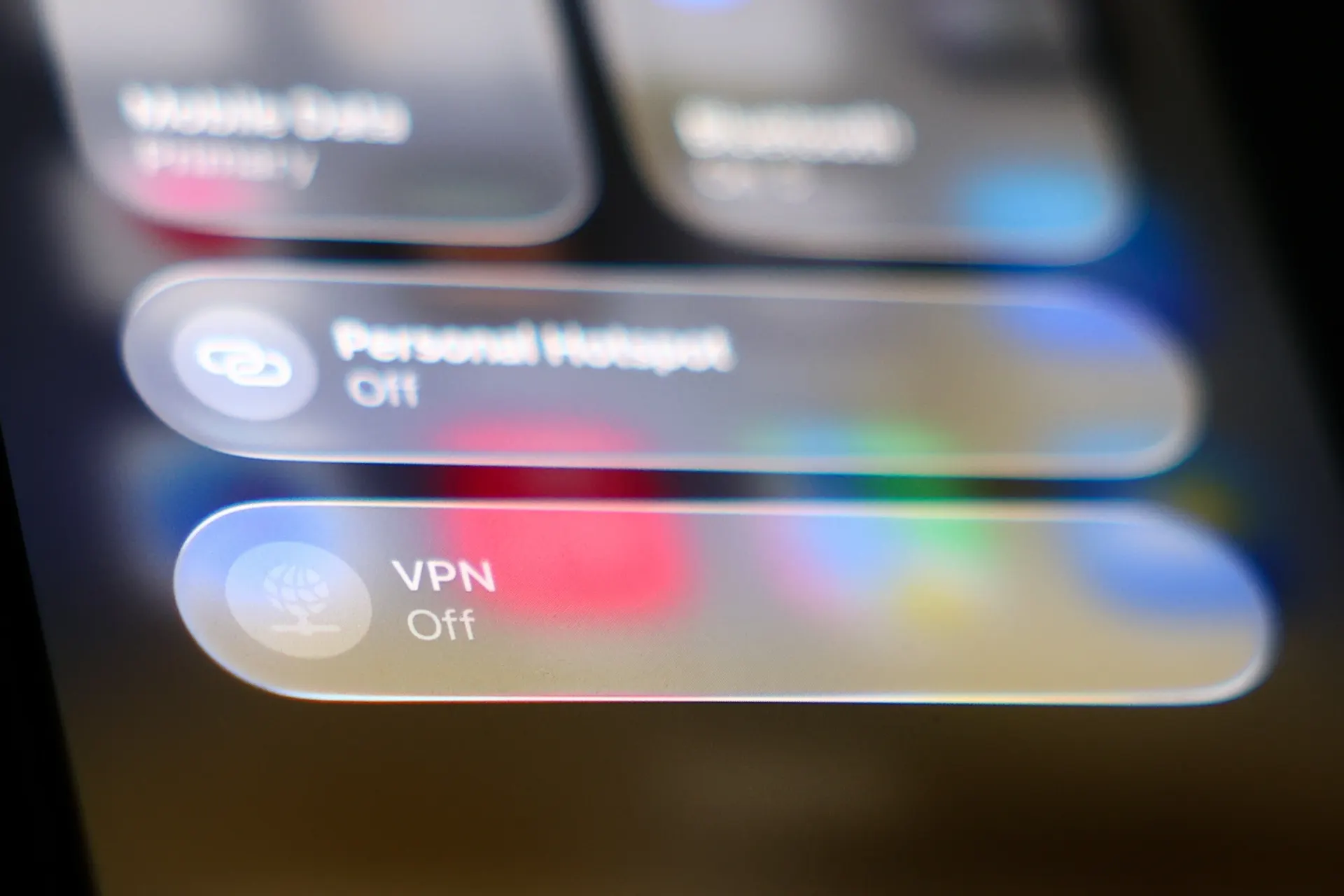 Некоторые маркетплейсы и онлайн‑сервисы, которые после 15 апреля ограничивали доступ через VPN, вновь открываются с ним для части пользователей. В то же время у других людей ограничения сохраняются — ситуация зависит от провайдера обхода и конкретного сервиса.