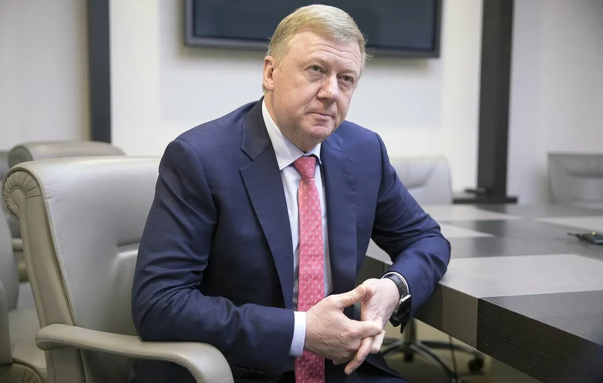 Судебные приставы инициировали производство по аресту активов бывшего главы «Роснано» Анатолия Чубайса на сумму 5,5 млрд рублей на основании решения Арбитражного суда Москвы по делу о проекте Plastic Logic. Общий объем взысканий по искам госкорпорации превышает 22 млрд рублей.