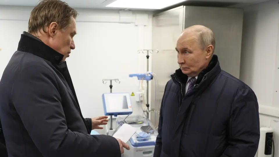 Президент потребовал от Минздрава увеличить охват репродуктивной диспансеризации у мужчин и женщин на фоне продолжительного падения рождаемости; власти также разрабатывают демографическую стратегию семейноцентризма.