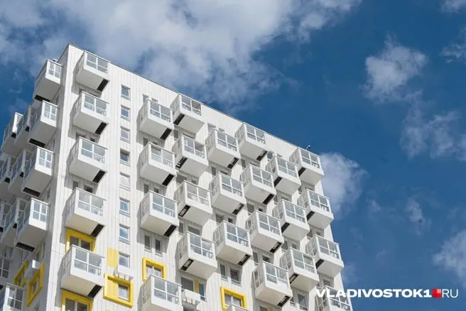 Владивосток занял 8-е место с 204,1 тыс. ₽/м², Хабаровск — 10-е с 190,2 тыс. ₽/м²; средние цены на квартиры в новостройках в апреле показали разнонаправленную динамику.
