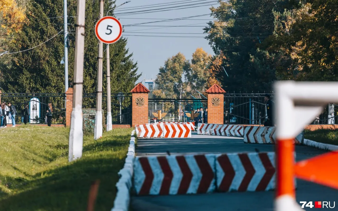 Челябинское высшее военное авиационное училище штурманов выведено из подчинения Военно‑воздушной академии — распоряжение подписал председатель правительства. Реорганизацию должны завершить к 1 сентября 2026 года.