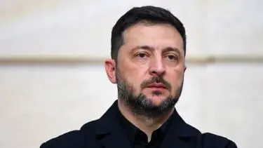 Президент Украины заявил, что российские силы продолжают атаки вопреки объявленному перемирию; Киев обещает зеркальный ответ в случае возобновления полномасштабных боевых действий.