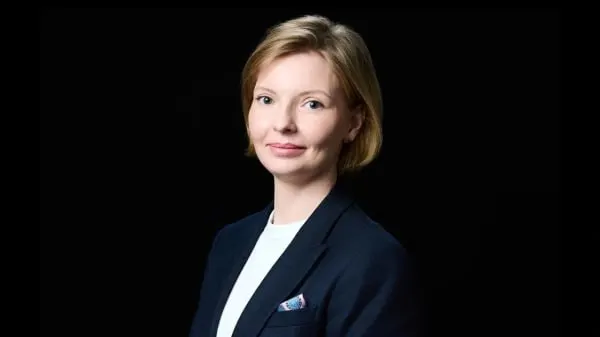С 1 сентября администраторы доменов в зонах .ru, .рф и .su обязаны проходить идентификацию через ЕСИА («Госуслуги»). Процедура уже внедряется у ряда регистраторов: она упрощает проверку, но заставляет компании пересмотреть управление цифровыми активами.