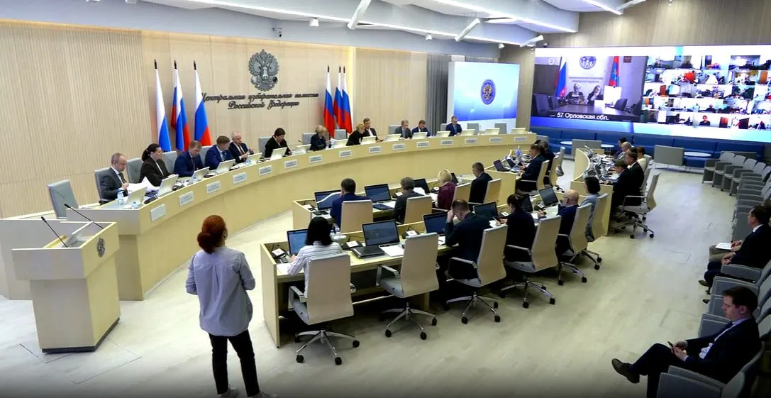 На заседании ЦИК приняли ряд кадровых назначений, изменили правила публикации опросов в день голосования и утвердили меры по информированию избирателей.