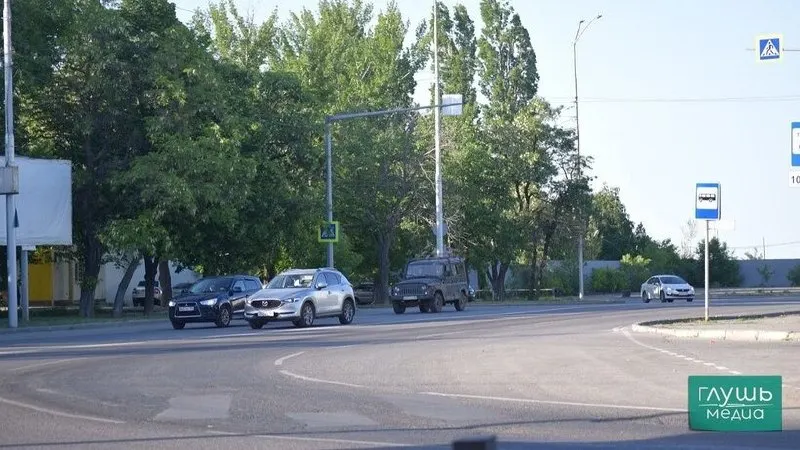 В рамках стратегии по повышению безопасности дорожного движения до 2030 года (с перспективой до 2036 года) предлагают ужесточить меры для пьяных за рулём, ввести дополнительные медосвидетельствования и проверки ПДД для лишённых прав, а также начать внесудебные блокировки сайтов, распространяющих опасный контент или предлагающих поддельные документы.