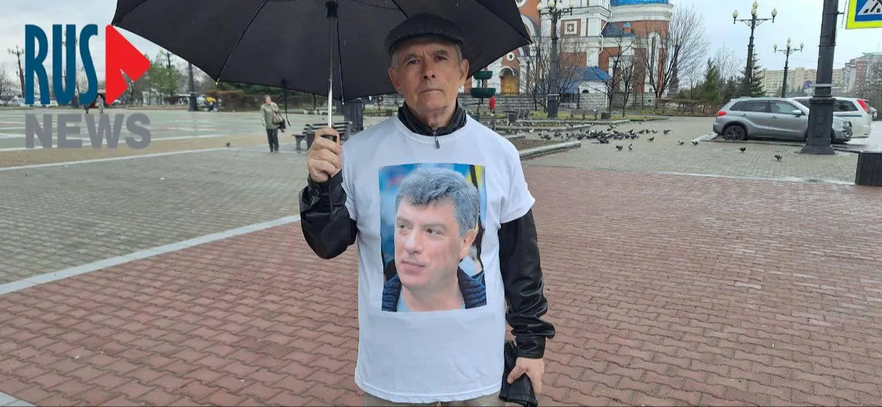 Худякова задержали после одиночного пикета; сейчас он содержится в спецприёмнике до судебного разбирательства. Причина задержания официально не названа, сторонники передали ему передачу.