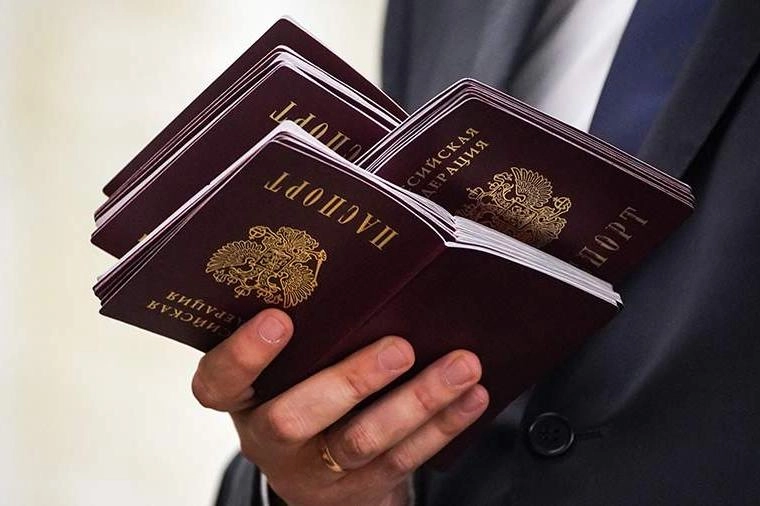 Фракция «Единая Россия» внесёт поправки, позволяющие иностранцам с непогашенной судимостью получать РВП, ВНЖ и гражданство, если их осудили в других странах за поддержку политики России и проведение СВО.