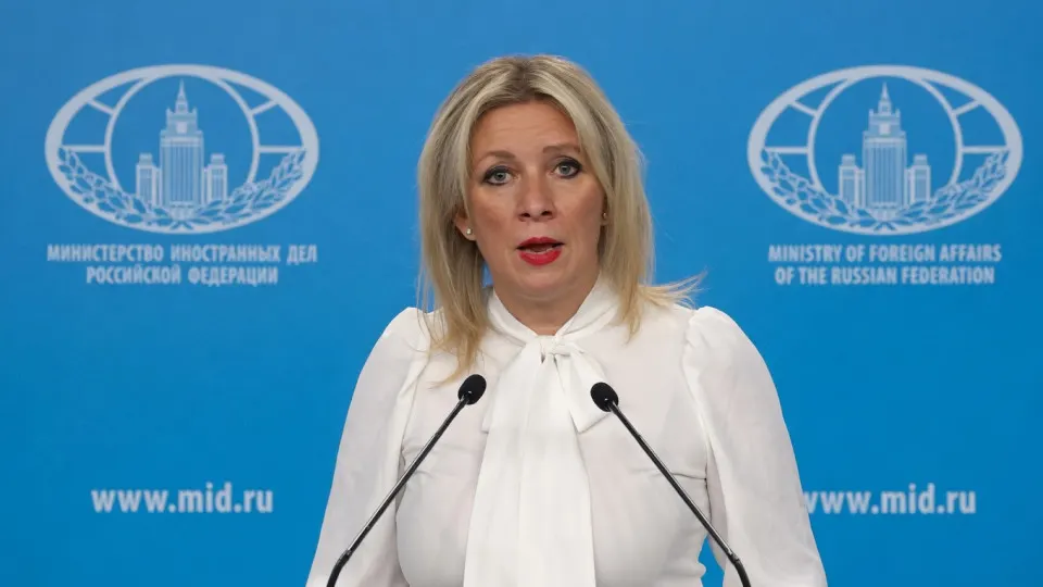 Официальный представитель МИД заявила о готовности дать «незамедлительный и адекватный ответ» на любые притеснения россиян в Приднестровье после указа о выдаче российских паспортов; в Кишинёве выразили обеспокоенность возможными последствиями.