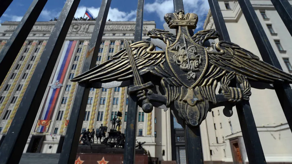 Военному ведомству предлагают передавать в распоряжение акции, землю, технику и производственные площадки национализированных компаний стройотрасли без промежуточной передачи через Росимущество, чтобы оперативно обеспечивать гособоронзаказ.