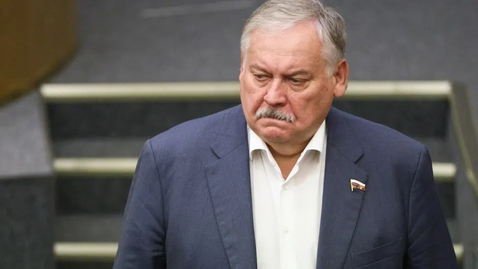 Первый зампред комитета Госдумы Константин Затулин заявил, что Латвия и Эстония нарушили обещания по условиям жизни для русского населения; его слова прозвучали на фоне законопроекта, разрешающего применять войска за рубежом для защиты россиян.