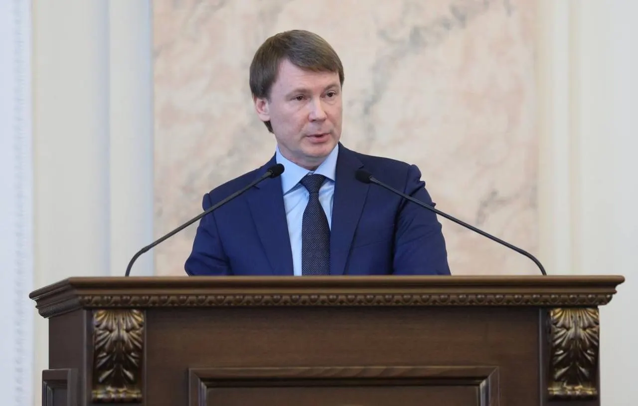 Росимущество приняло на баланс крупного зернотрейдера и ряд связанных компаний после решения суда — в доход государства перечислены квартиры, земли, доли в фирмах и предметы роскоши на сумму более 81 млрд рублей.
