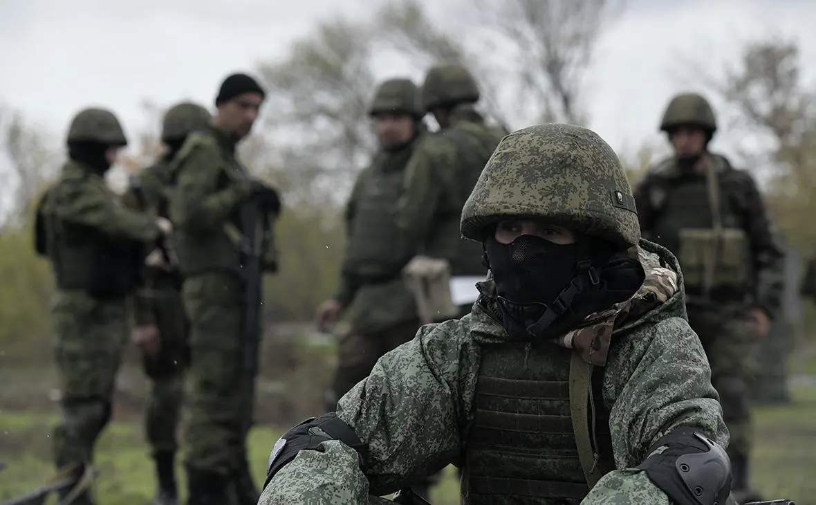 По сведениям источников, Россия уступает Украине в современных военных технологиях и тактике; без масштабной мобилизации экономики и людских ресурсов шансы переломить ситуацию минимальны, заявляют собеседники.