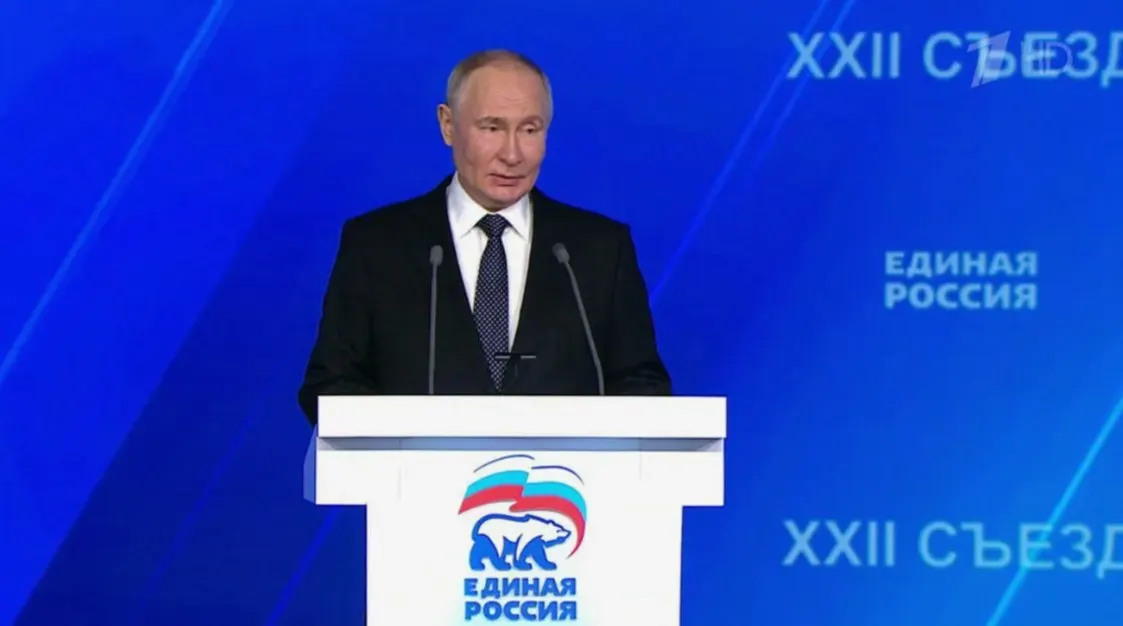 Президент может появиться на форуме партии, где будут выдвигать кандидатов в Госдуму; это может укрепить поддержку «Единой России» на фоне падения её рейтинга.