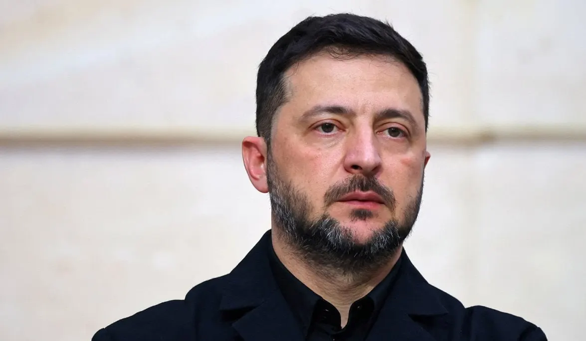 Президент Украины раскритиковал заявление Владимира Путина на ПМЭФ, назвав отказ от переговоров «слабым ответом». Зеленский предлагал временное прекращение огня, зафиксировать линию фронта и провести прямые переговоры на нейтральной площадке.