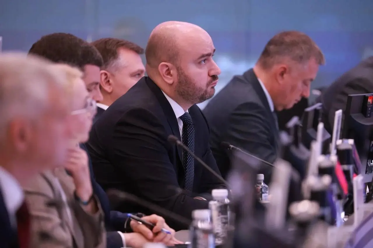 Вячеслав Федорищев принял участие в совещании под руководством вице-премьера: обсуждали поставки бензина и дизеля, мониторинг цен и координацию логистики для регионов.