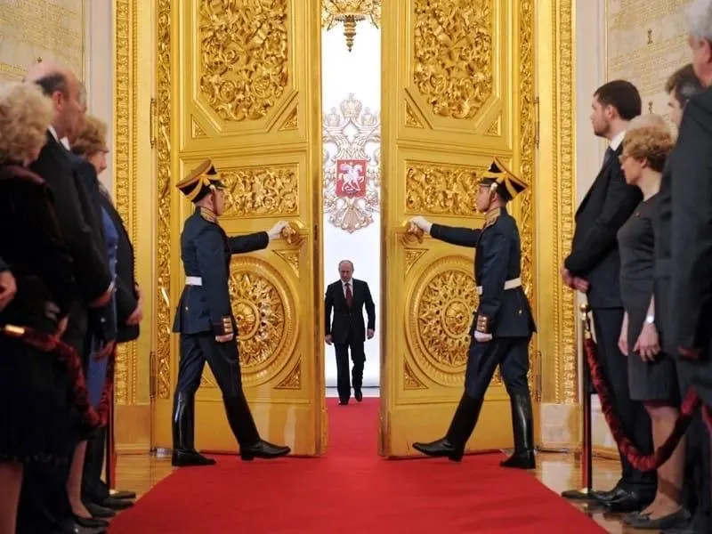 Сегодня в 16:00 по Самаре президент России выступит с большой речью на ПМЭФ. Темы обращения — специальная военная операция в Украине и вмешательство НАТО.