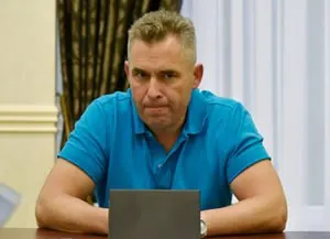 Совет Европейского союза расширил ограничительные меры против России: в новый санкционный список внесены свыше 80 человек и организаций, среди них бывший уполномоченный по правам ребёнка Павел Астахов, генпрокурор Александр Гуцан и ряд журналистов и блогеров.