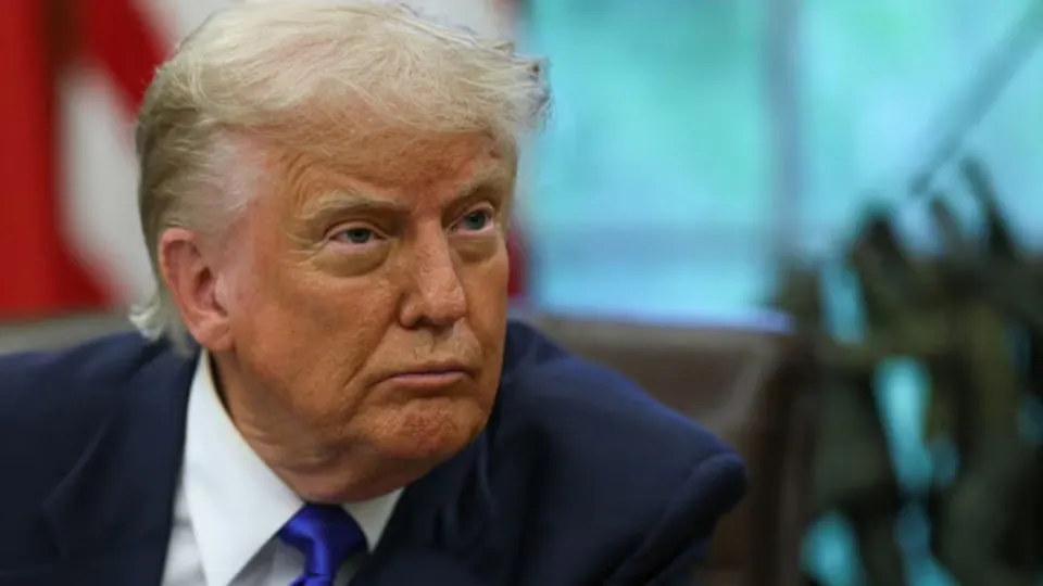 На закрытых переговорах на саммите G7 президент США предложил усилить давление на Россию и помочь Украине при условии участия европейских союзников в расчистке Ормузского пролива. Лидеры согласились рассмотреть ужесточение санкций и нарастить поставки ПВО и дальнобойного вооружения.