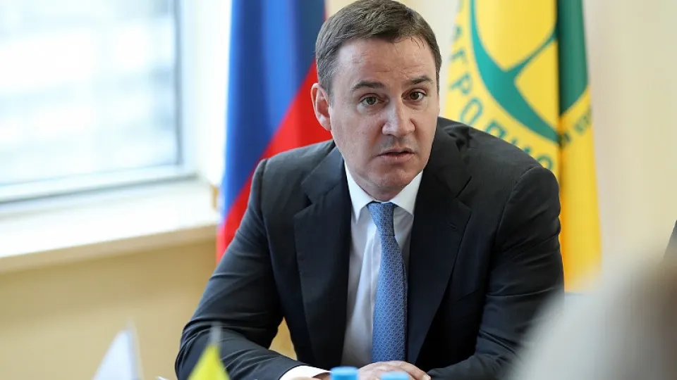 Заместитель председателя правительства Дмитрий Патрушев фактически установил контроль над РЭО: в наблюдательный совет войдут его соратники, а смена руководства проходит на фоне уголовных дел против прежнего менеджмента.