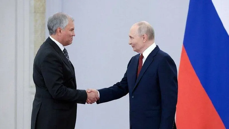 После вручения ордена «За доблестный труд» спикер Госдумы заявил, что президент способствовал становлению конкурентной партийной системы и укреплению парламентских институтов.