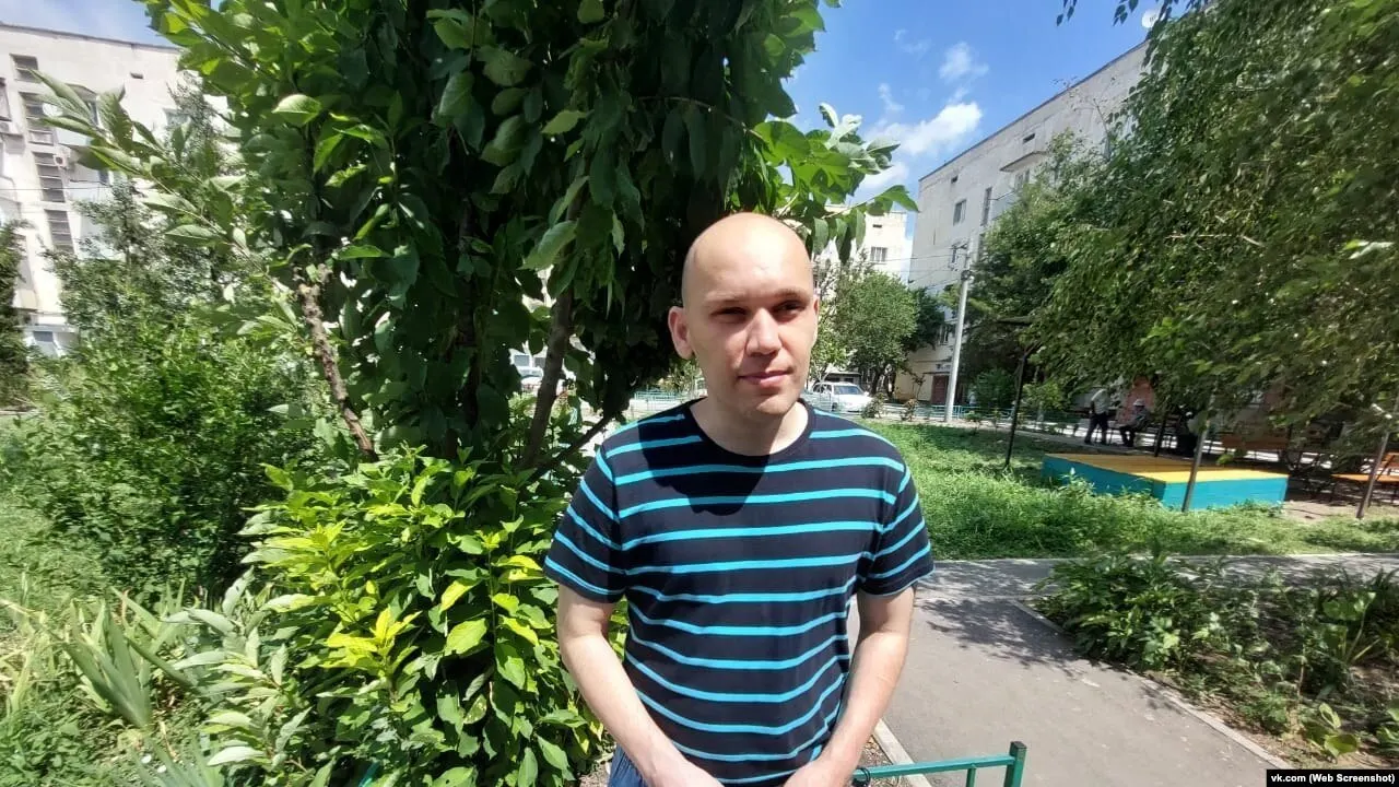 В обновлённый список «иностранных агентов» включён инвалид I группы Игорь Никитенко. Правозащитники бьют тревогу из‑за рисков преследования и возможных санкций за публикации.