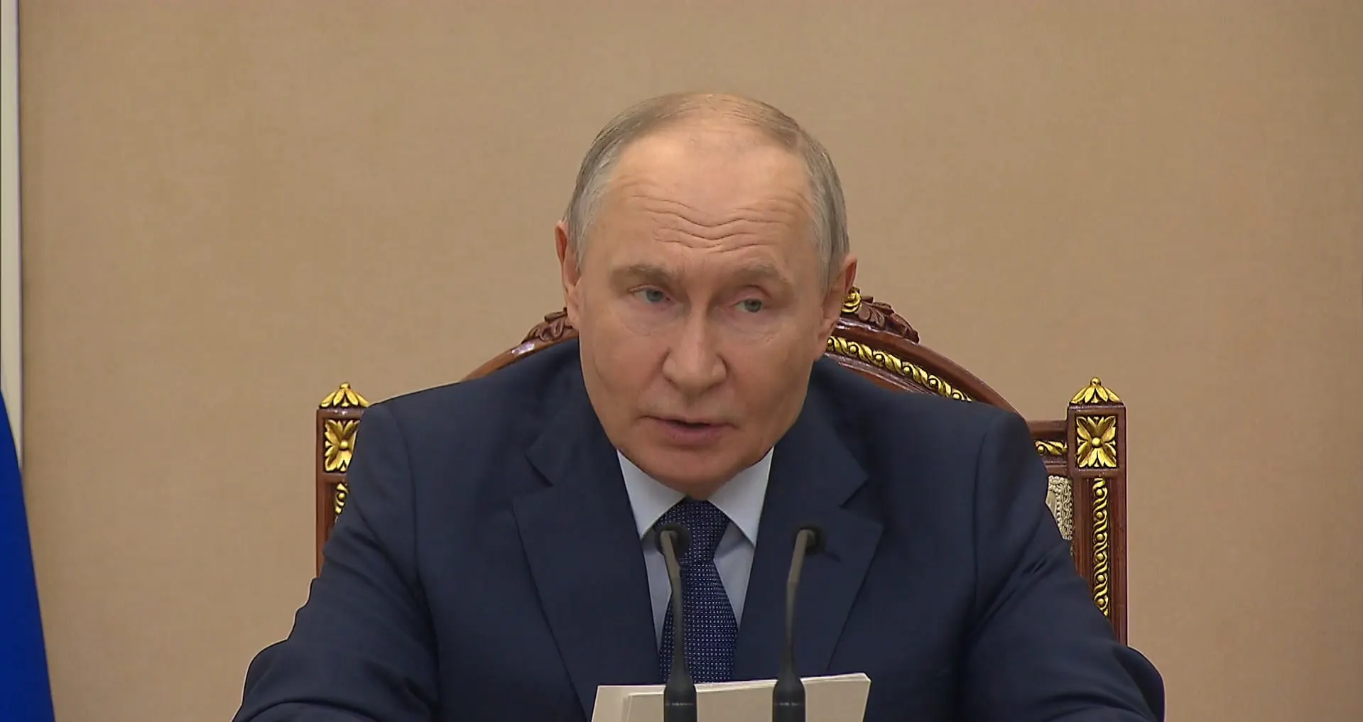 На совещании обсудили динамику ВВП, исполнение бюджета и меры поддержки регионов — кратко по ключевым цифрам и поручениям.