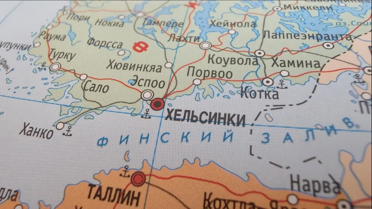 С 1 июля Россия увеличила таможенные пошлины на железнодорожные перевозки в Финляндию в восемь раз — поставки удобрений стали убыточными и могут остановиться в ближайшие недели.