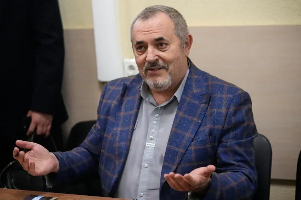 Проверка показала, что как минимум 21 политик в разных регионах России столкнулся с протоколами за демонстрацию запрещённых символов — чаще всего за публикации, связанные с Алексеем Навальным; в большинстве случаев назначали минимальные штрафы.