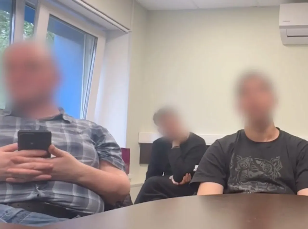 Следственный комитет сообщил о возбуждении уголовных дел о терроризме после утверждений о том, что чат‑бот для знакомств «Дайвинчик» использовался спецслужбами Украины.