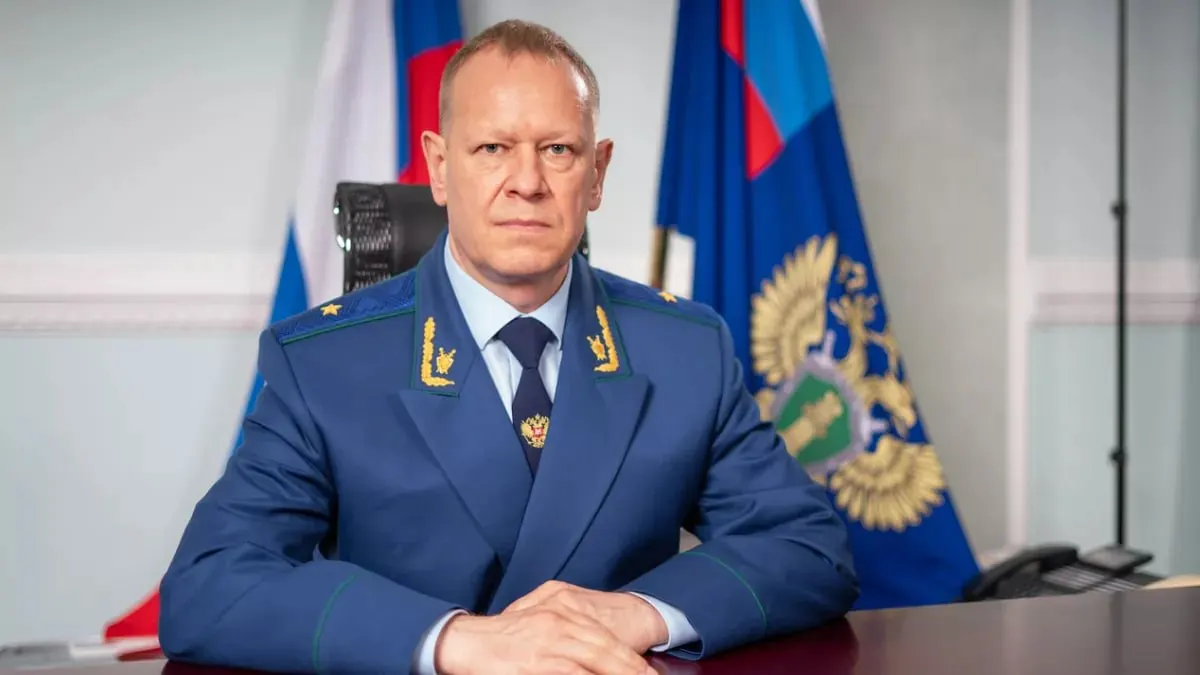 Президент направил в Совет Федерации кандидатуру Николая Рябова на должность прокурора Алтайского края. Консультации по назначению запланированы на 16 июля; Рябов сейчас руководит управлением Генпрокуратуры по Сибирскому федеральному округу и имеет многолетний опыт работы в прокуратуре.