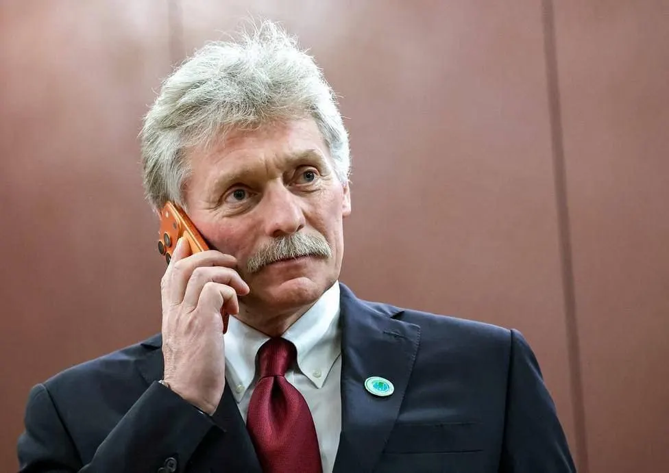 Представитель Кремля заявил, что переговоры о восстановлении доступа к мессенджеру ведутся, но активной реакции со стороны сервиса пока нет. Ограничения действуют с 2025 года.