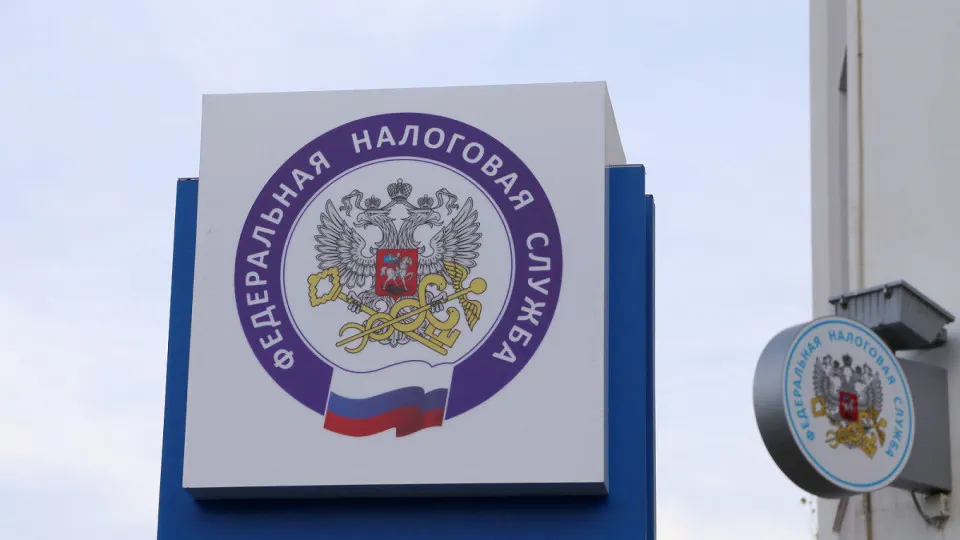 Серии налоговых повышений и рекордные военные расходы привели к тому, что государство изымает у экономики около трети квартального ВВП — это создает дополнительные риски для роста и бюджетной устойчивости.