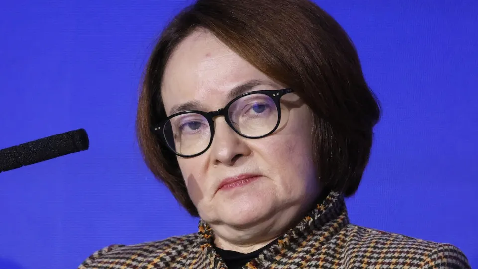 Дефицит топлива ускорил инфляцию: межбанковские ставки и доходности облигаций уже выше ключевой ставки, а участники рынка всё чаще учитывают вероятность её повышения в ближайшие год‑два.