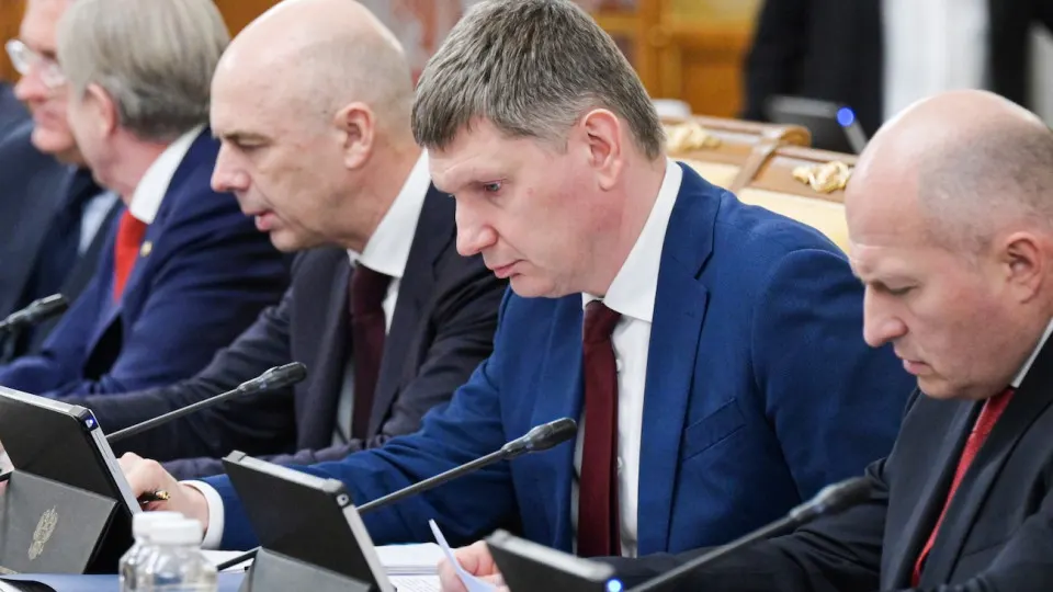 По оперативным данным, ВВП России в январе–мае вырос всего на 0,2%. Промышленность и инвестиции демонстрируют стагнацию, в то время как Москва отделяется сильным ростом доходов и производства.