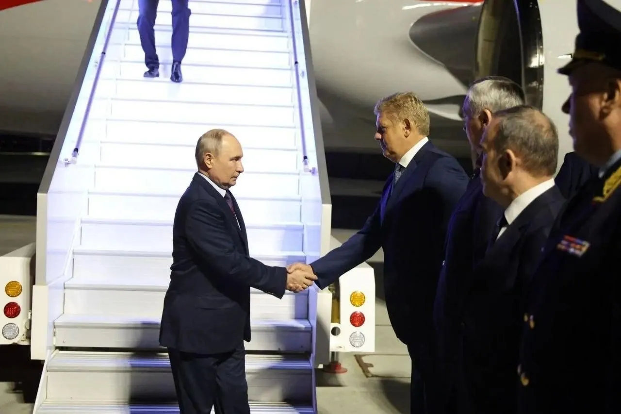 Президент посетил Новосибирск на открытие СКИФа — крупного научно-исследовательского комплекса.