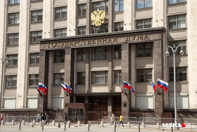 Губернатор Кузбасса Илья Середюк оказался в центре внимания после данных о заработке и владении квартирами, опубликованных накануне выборов в Государственную Думу.