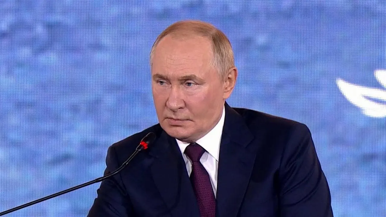 Путин планирует выступить на форуме с 1 по 4 сентября; советник президента призывает Запад внимательно следить за речью лидера.