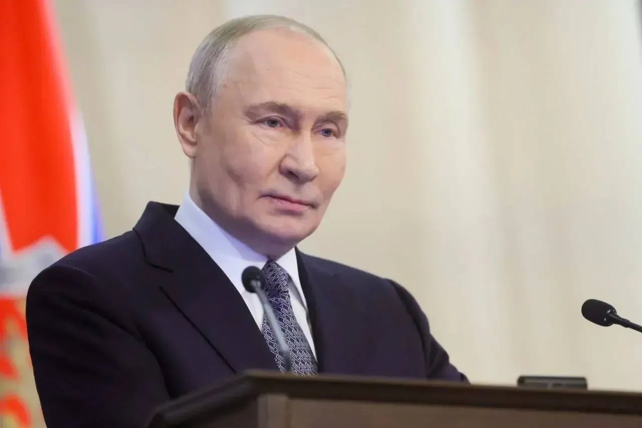 Президент отметил решительные действия десантников в ходе специальной военной операции, поблагодарил за проявленный героизм и выразил уверенность в их дальнейшем вкладе в обороноспособность страны.