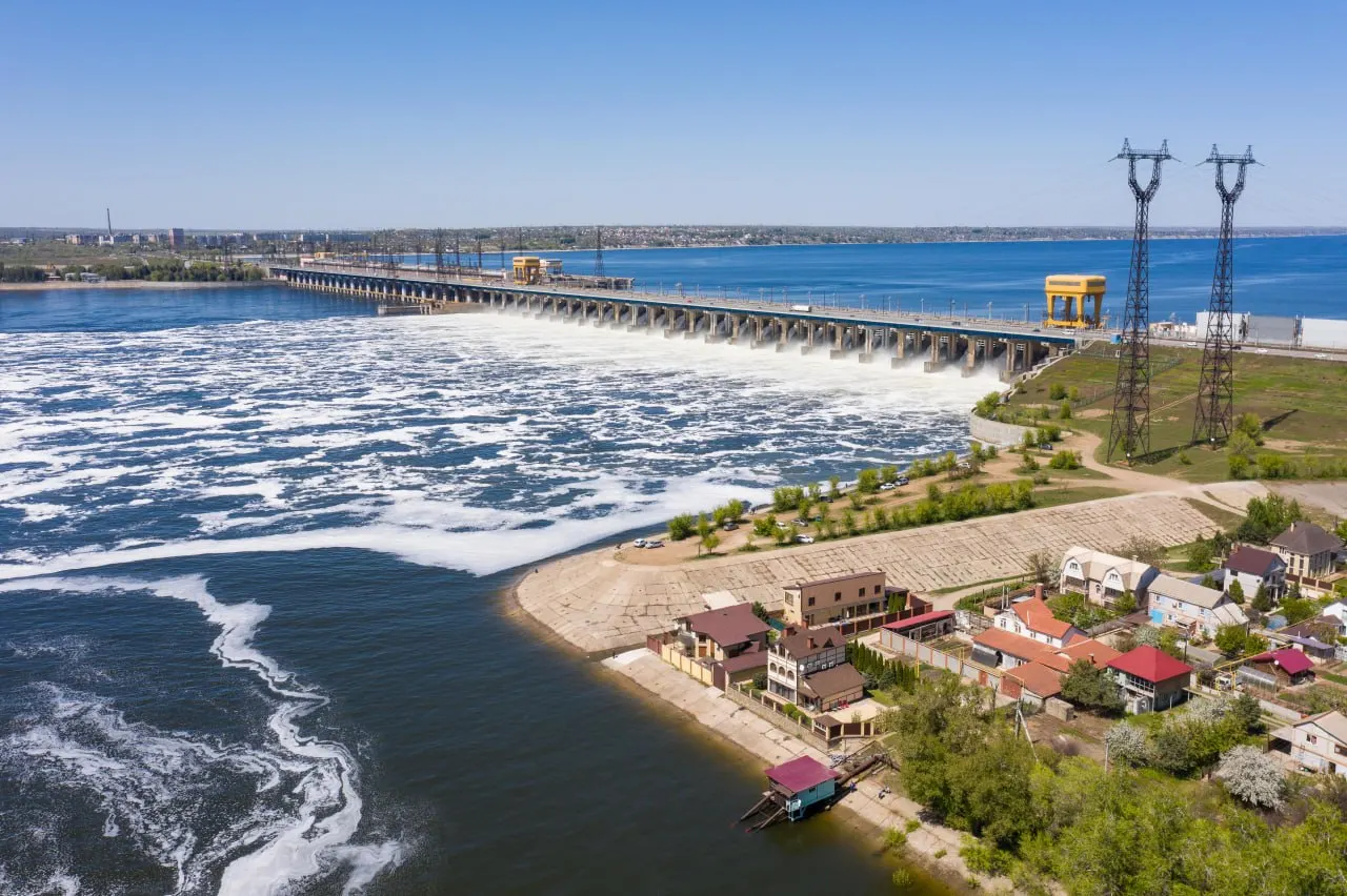 Осенью 2026 года вводят обновлённые режимы сброса воды на Волжской ГЭС; специалисты ожидают, что объём осеннего сброса будет выше прошлого года и принесёт дельте Волги и Каспийскому морю только пользу.