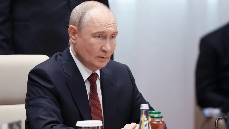 Президент опроверг сообщения о новой мобилизации, сообщил об восстановлении нефтеперерабатывающих мощностей и предупредил Киев об ответственности за возможные новые удары.