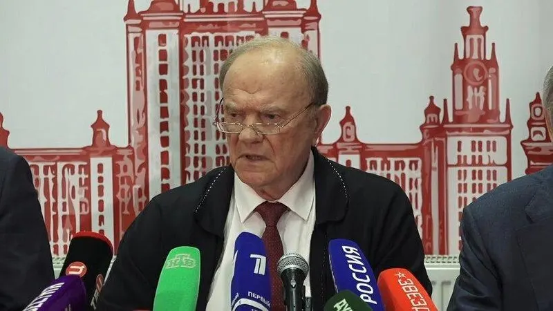 Лидер КПРФ предупредил о кризисе и необходимости радикальной смены экономической политики, иначе рост тарифов и социальные проблемы будут усугубляться.