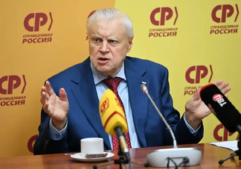 Лидер Справедливой России заявил, что часть избирателей утратила веру в возможность повлиять на власть из‑за экономических трудностей и последствий СВО; Миронов сообщил о возвращении к работе и о том, что не будет участвовать в кампании из‑за небольшой травмы.
