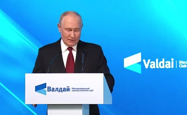 Президент РФ обсудил ситуацию вокруг спецоперации, подчеркнув необходимость самозащиты и призвал стороны искать совместные мирные решения.