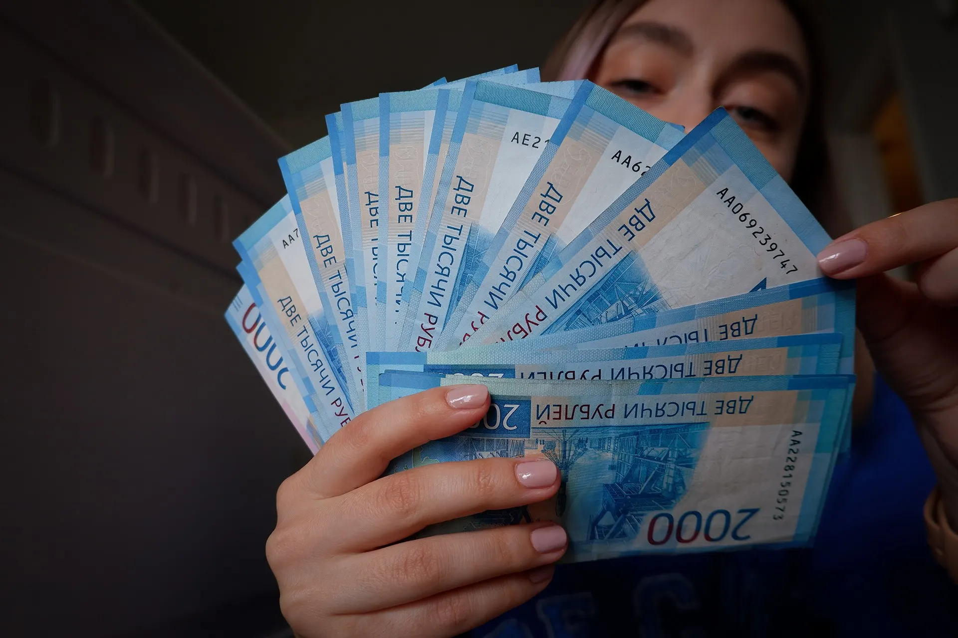 Правительство обсуждает налоговую схему, которая может существенно повлиять на бюджеты граждан. Разбираемся в сути и последствиях новой меры.