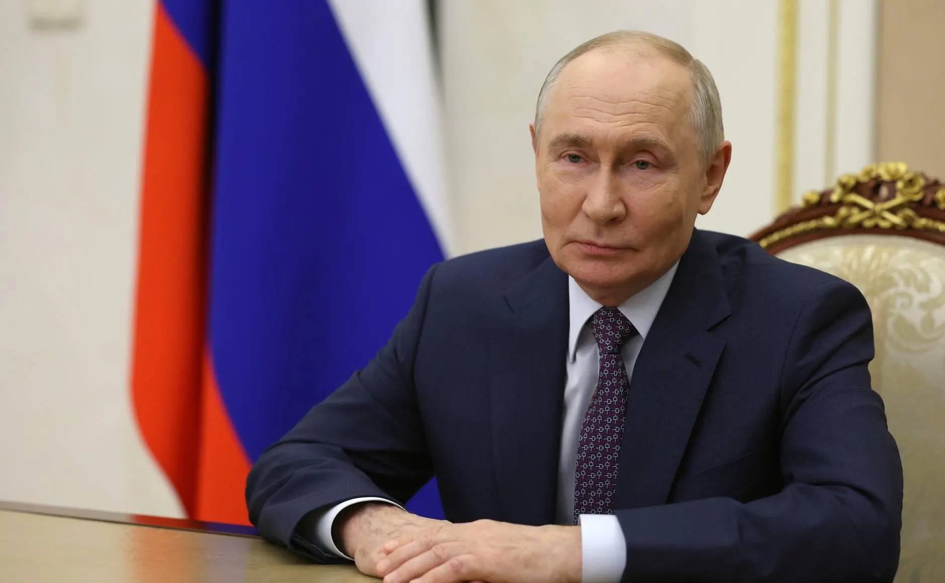 Президент России поздравил педагогов с профессиональным праздником и отметил важную роль учителей в развитии страны.