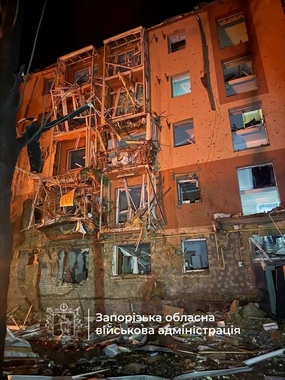 Дроны достигли Ханты-Мансийского автономного округа, нанесён удар по Украине и произошли изменения на Рязанском НПЗ; вынесен приговор продюсеру, ввели новые санкции.